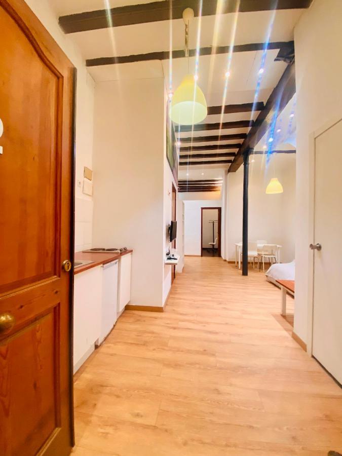 Caterina look derecha Apartamento Barcelona Exterior foto